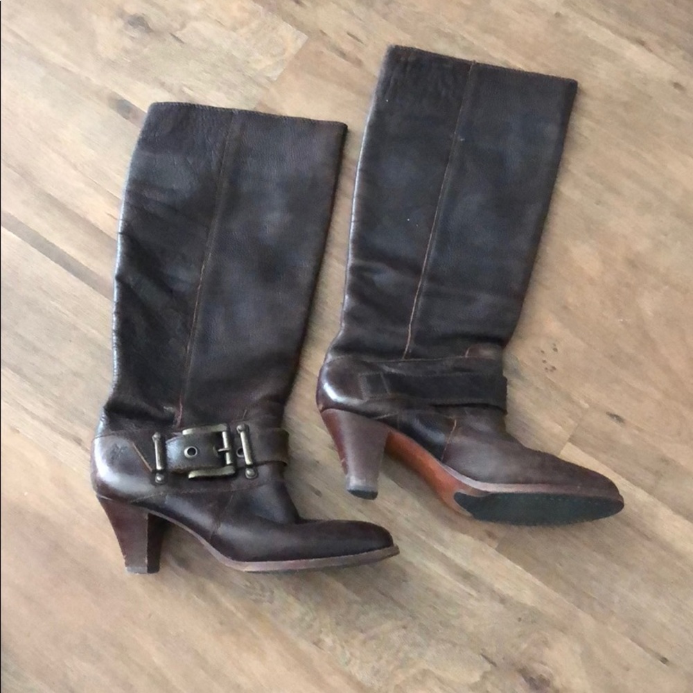 Amazing Frye leather knee high boots!